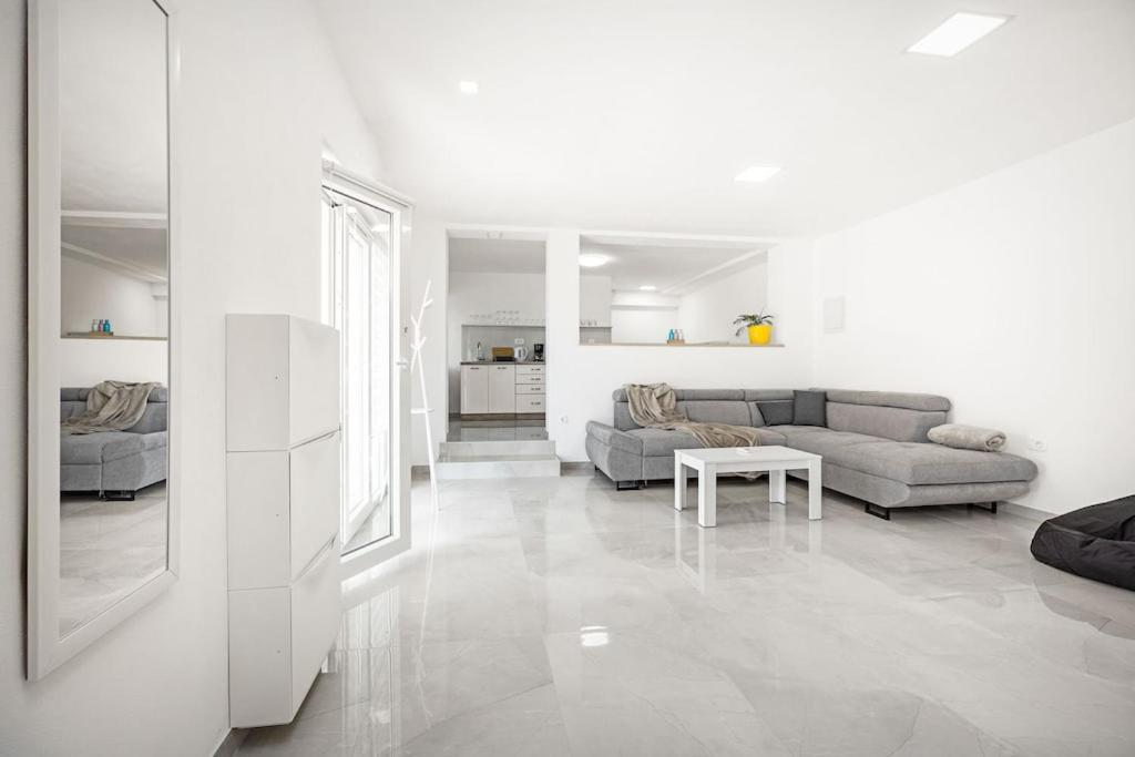 Apartment Olive Garden Near Pula 3 Km From Center And Only 4 Km From The Beach For 4 Persons Exterior photo