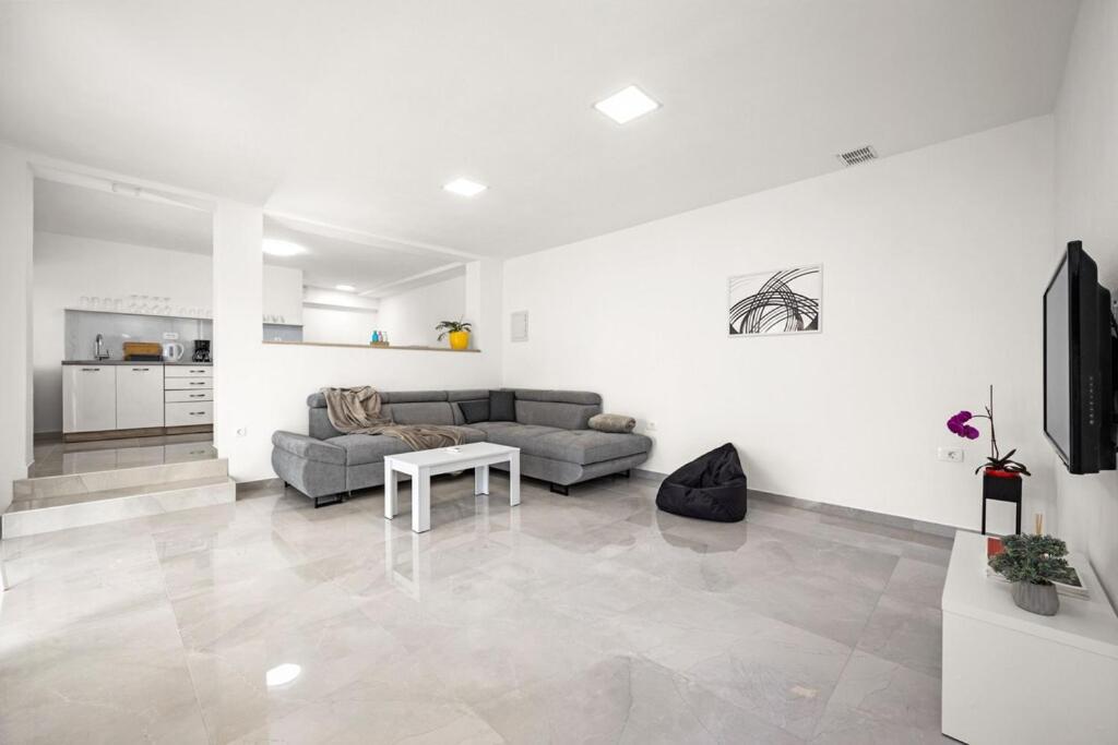 Apartment Olive Garden Near Pula 3 Km From Center And Only 4 Km From The Beach For 4 Persons Exterior photo