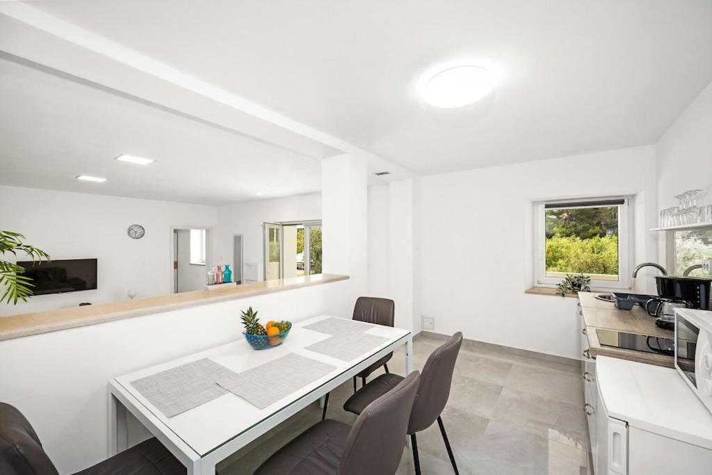 Apartment Olive Garden Near Pula 3 Km From Center And Only 4 Km From The Beach For 4 Persons Exterior photo