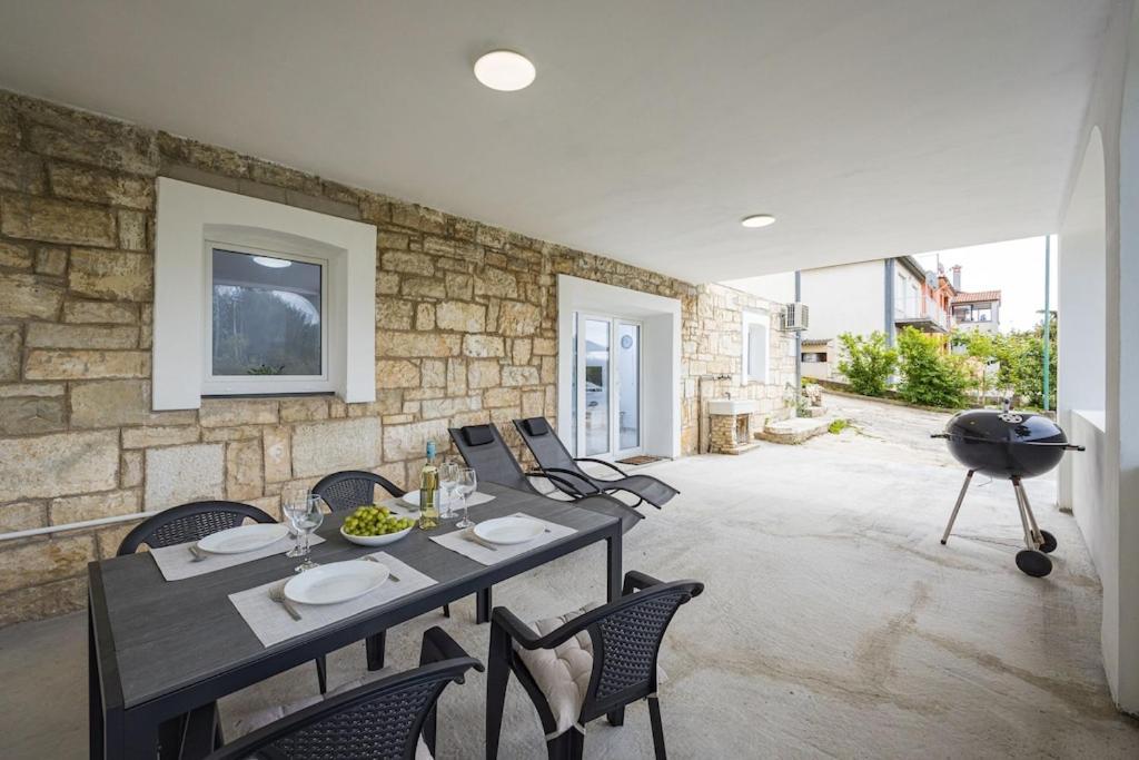 Apartment Olive Garden Near Pula 3 Km From Center And Only 4 Km From The Beach For 4 Persons Exterior photo