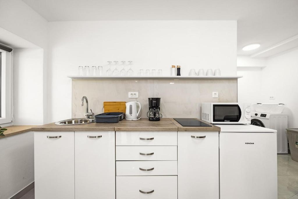 Apartment Olive Garden Near Pula 3 Km From Center And Only 4 Km From The Beach For 4 Persons Exterior photo
